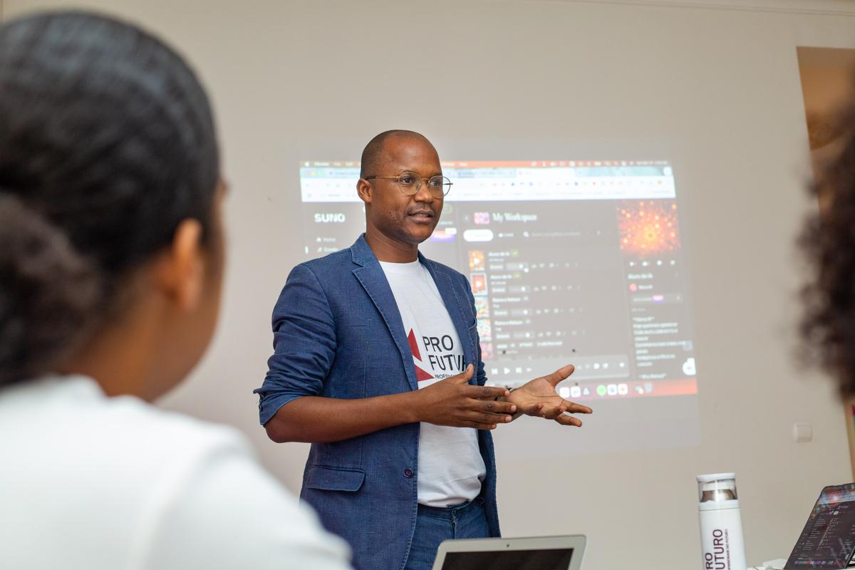 Empresário relaxado jantando com a família